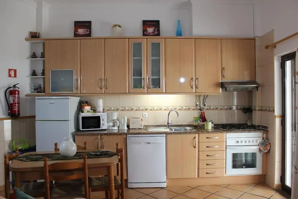 Nice Studio, Large Terrace & Beautiful Pool Lagos Apartment