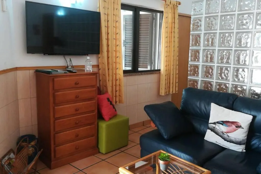 Nice Studio, Large Terrace & Beautiful Pool Lagos Apartment